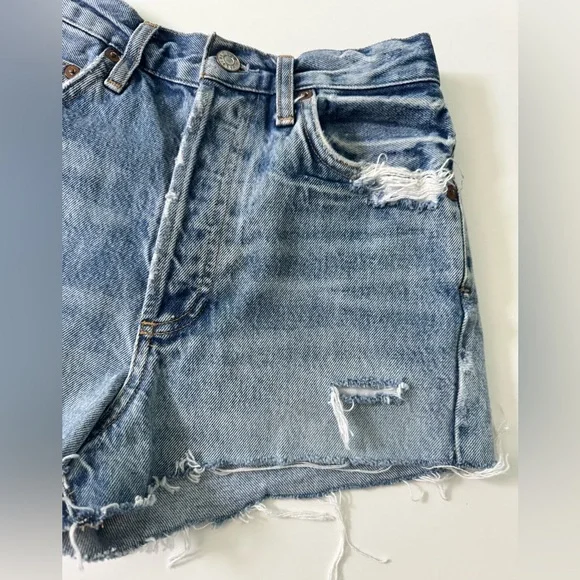 Agolde Distressed Jean Shorts Size 24 - Picture 9 of 12